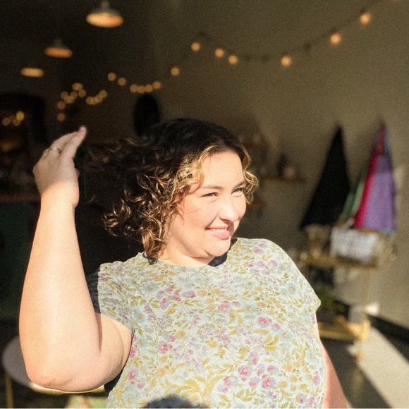 Meet your Posher, Anna - Picture 2 of 4